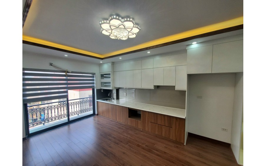 A CHÍNH CHỦ 10.5 tỷ tòa nhà 6T*90m2 phố Lĩnh Nam,HM,HN,10P THANG MÁY,GARA ÔTÔ,Ở SƯỚNG,KD ĐỈNH,NT XỊN,THOÁNG SÁNG